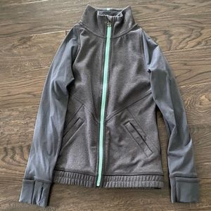 Ivivva Size Youth 10 Gray sweater jacket
